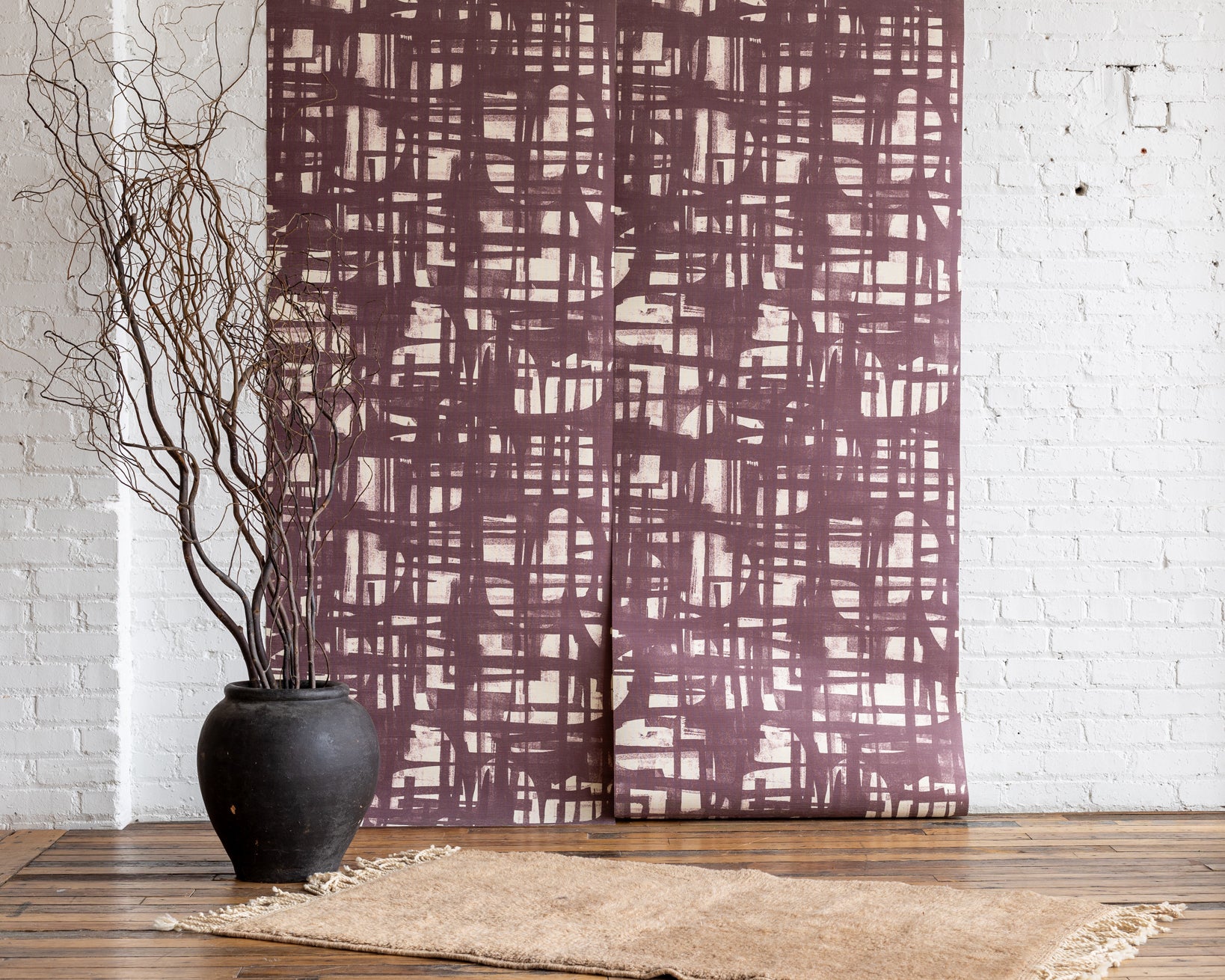 Poppy Monoprint Raisin Grasscloth Wallpaper - Rich Purple Geometric Grasscloth Design, Ideal for Sophisticated and Luxurious Interiors